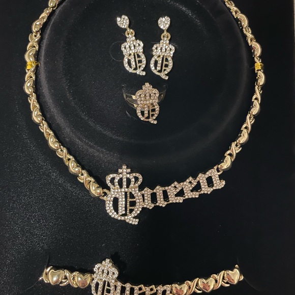 Queen necklace, earrings, bracelet and ring (costume jewelry) gold cz - Picture 3 of 4
